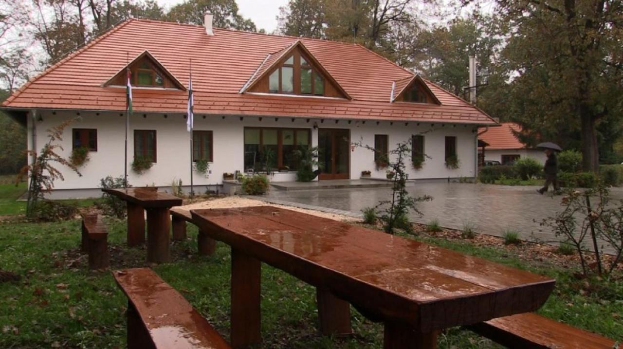 Hodoseri Vadaszhaz Bakonyszentlaszlo Luaran gambar